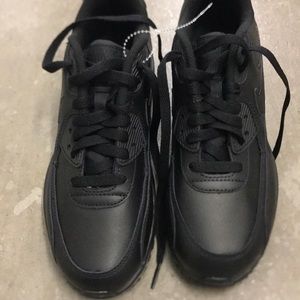 Nike Air Max 90 Sneakers sz 7Y new with out tag